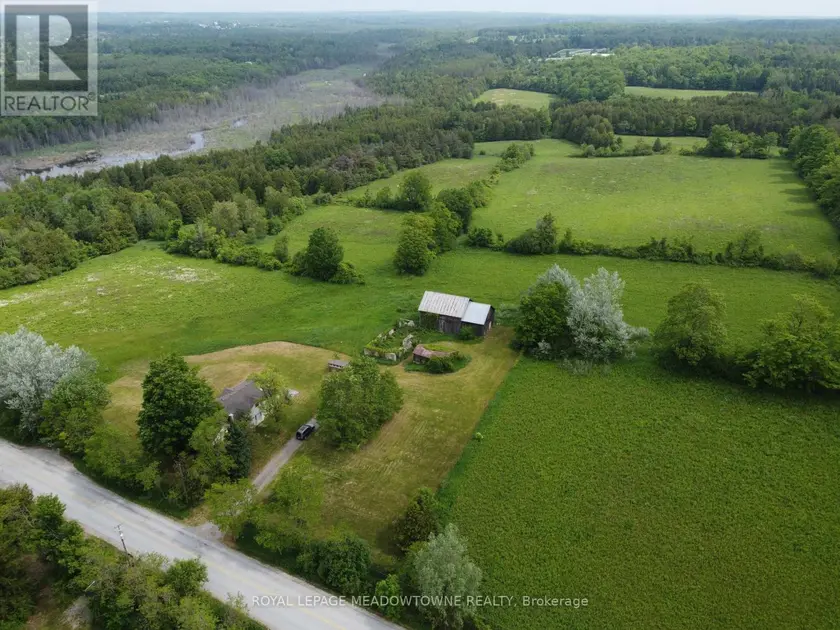 Detached at 13489 FOURTH LINE NASSAGAWEYA, Milton