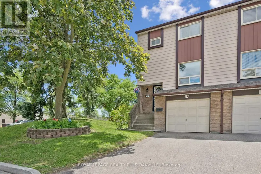 Townhouse at 37 - 1221 DUNDIX ROAD, Mississauga (Applewood)