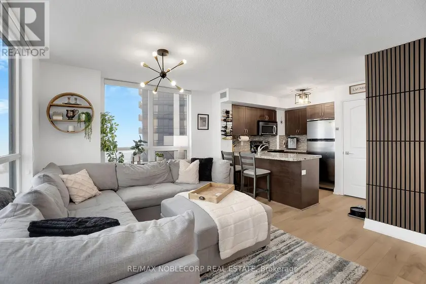 Apartment at 917 - 1060 SHEPPARD AVENUE W, Toronto (York University Heights)