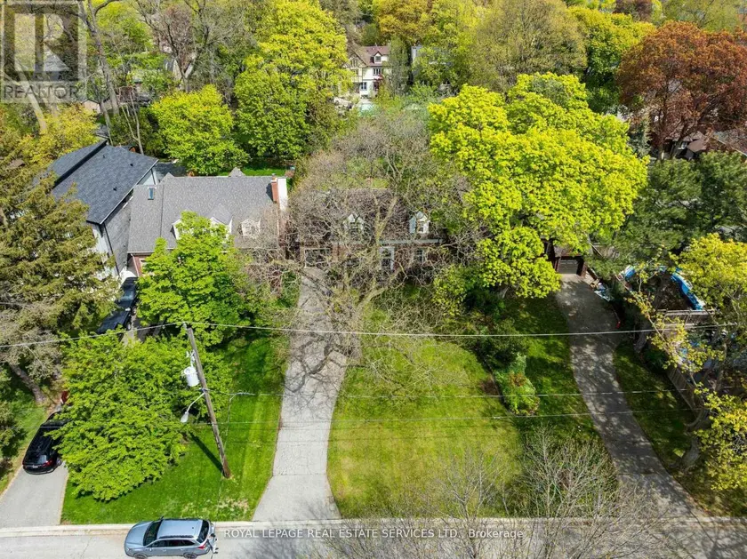 Detached at 28 HOLLOWAY ROAD, Toronto (Islington-City Centre West)