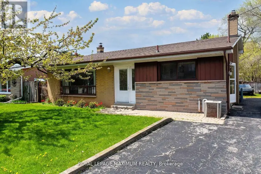 Detached at 565 PINEGROVE ROAD, Oakville