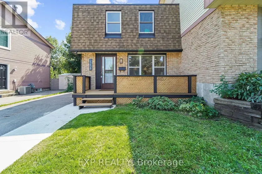 Semi-Detached/Link at 2258 MANCHESTER DRIVE, Burlington