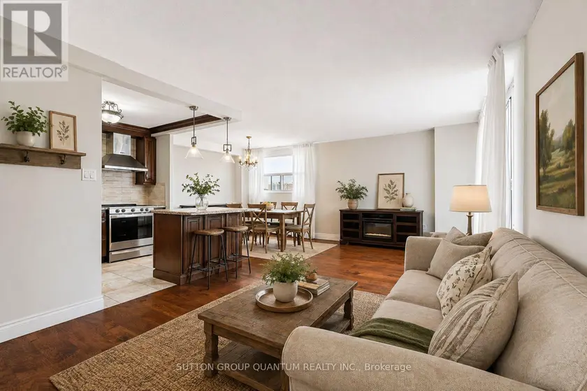 Apartment at 802 - 2345 CONFEDERATION PARKWAY, Mississauga