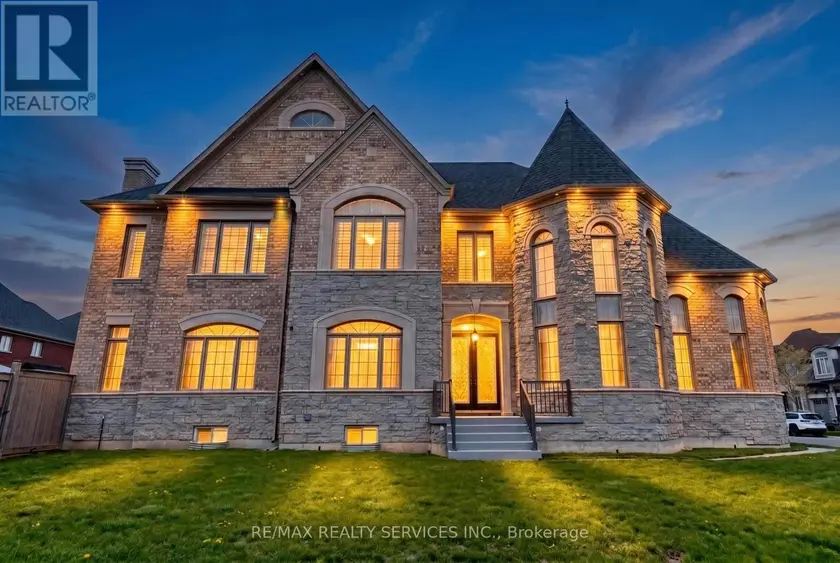 Detached at 28 PENDERGAST COURT, Brampton