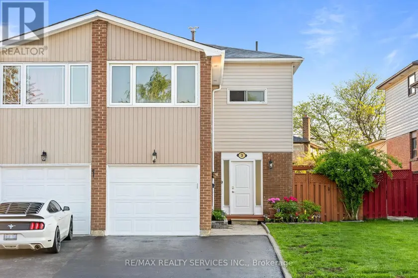 Semi-Detached/Link at 28 KINGSWOOD DRIVE, Brampton