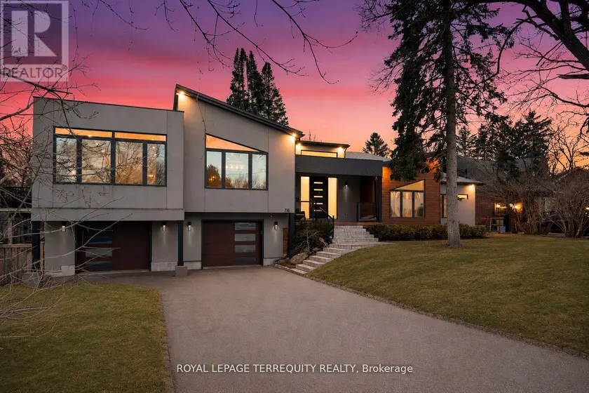 Detached at 716 NORTH SHORE BOULEVARD E, Burlington