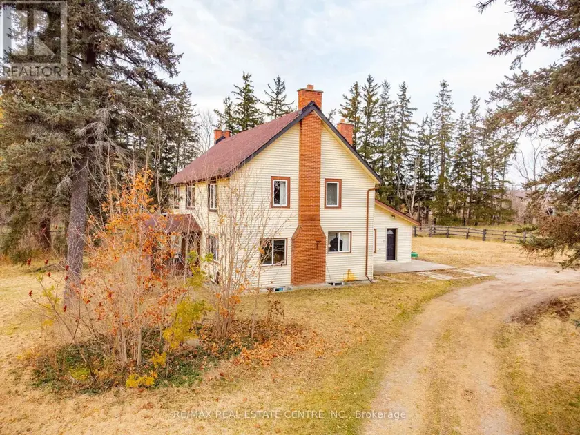 Detached at 8681 CANYON ROAD, Milton
