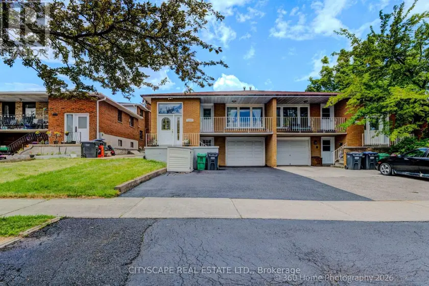 Semi-Detached/Link at 3999 BISHOPSTOKE LANE, Mississauga