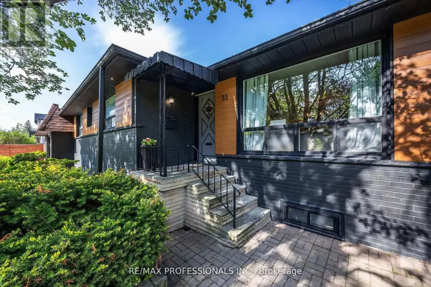 Detached at 33 BRAMPTON ROAD, Toronto (Willowridge-Martingrove-Richview)
