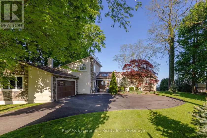 Detached at 3346 LAKESHORE ROAD W, Oakville (BR Bronte)