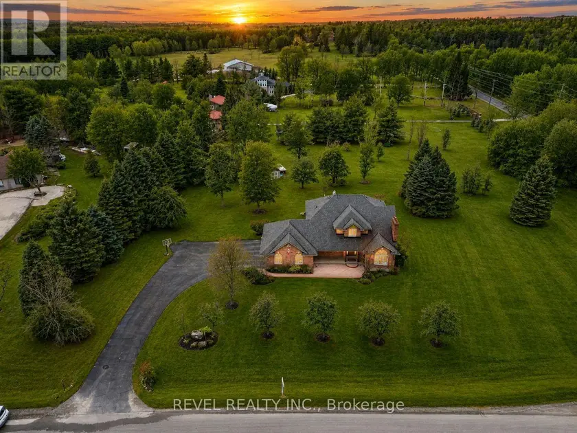 Detached at 2255 MOHAWK TRAIL, Milton