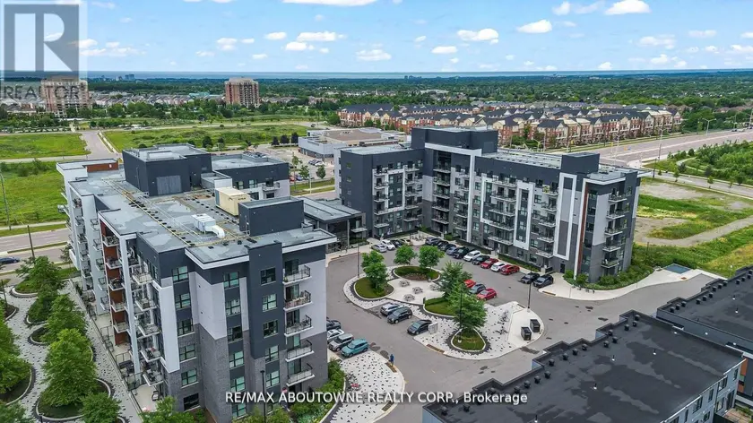 Apartment at 121 - 102 GROVEWOOD COMMON, Oakville