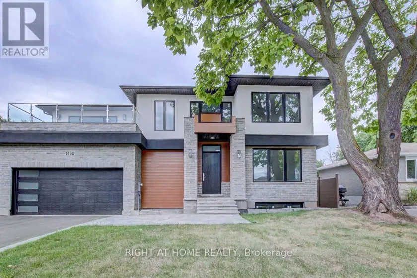 Detached at 1165 PINEGROVE ROAD, Oakville