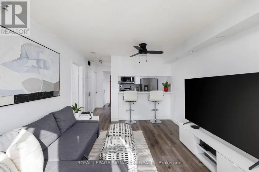 Apartment at 909 - 880 DUNDAS STREET W, Mississauga