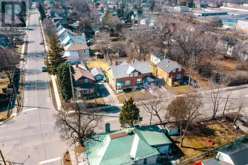 Semi-Detached/Link at 7 MCMURCHY AVENUE S, Brampton