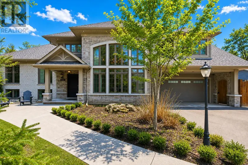 Detached at 1601 VENETIA DRIVE, Oakville