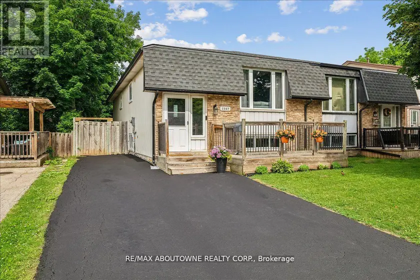 Semi-Detached/Link at 2367 MIDDLESMOOR CRESCENT, Burlington