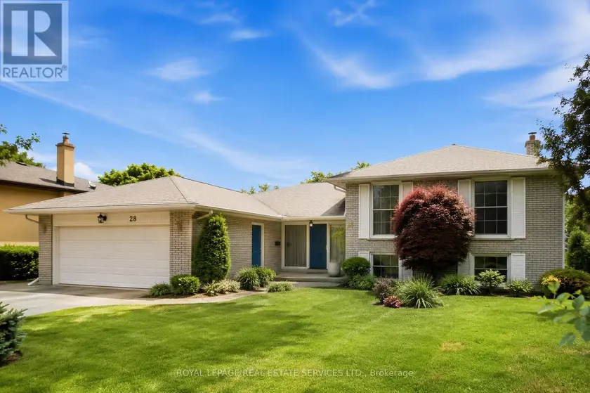 Detached at 28 BEMERSYDE DRIVE, Toronto
