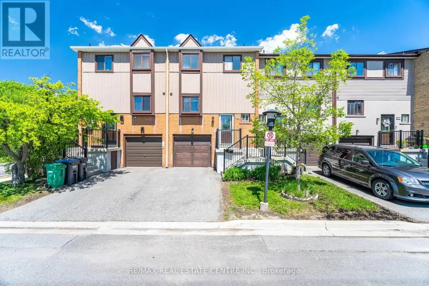 Townhouse at 122 MOREGATE CRESCENT, Brampton