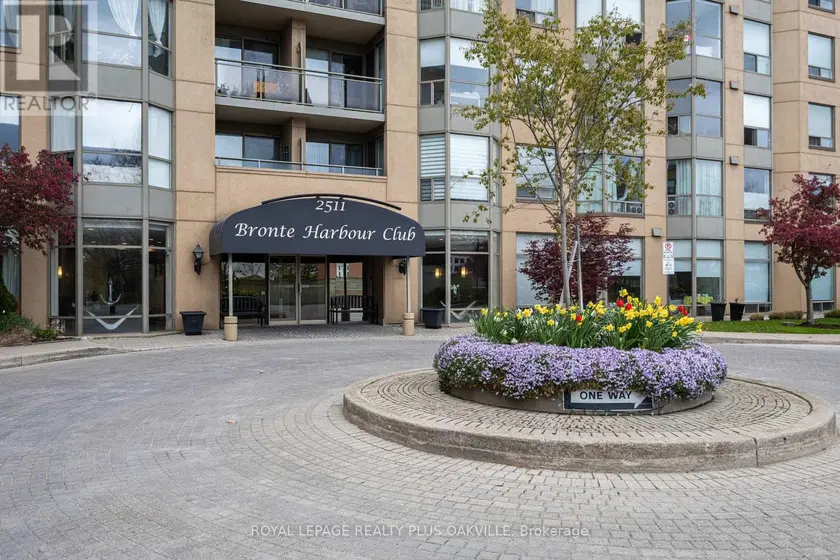 Apartment at 311 - 2511 LAKESHORE ROAD W, Oakville