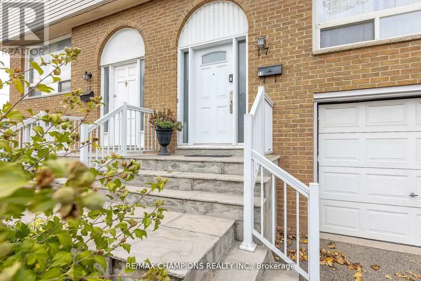 Townhouse at 17 - 3525 BRANDON GATE DRIVE, Mississauga