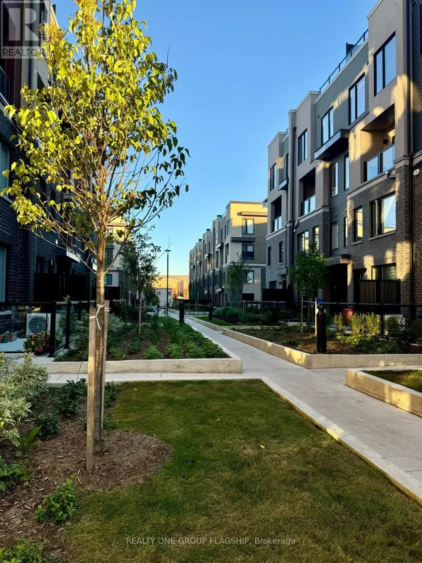 Townhouse at 11 - 3421 RIDGEWAY DRIVE, Mississauga
