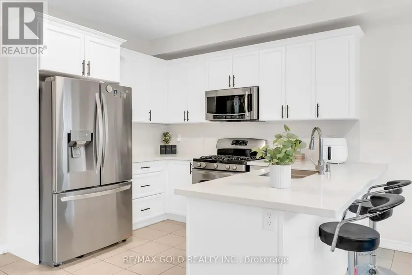 Detached at 569 MILLER WAY, Milton
