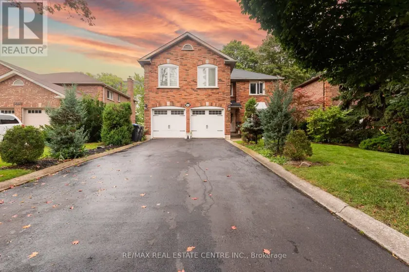 Detached at 3683 EAST PARK COURT, Mississauga