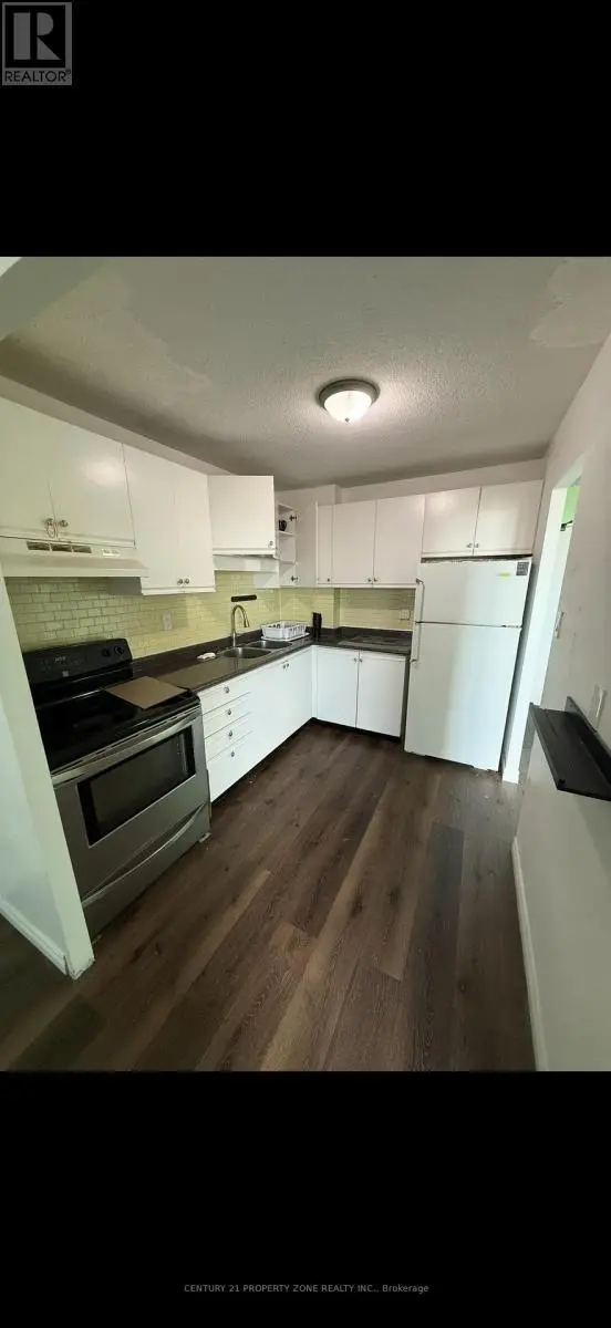 Apartment at 702 - 530 LOLITA GARDENS, Mississauga (Mississauga Valleys)