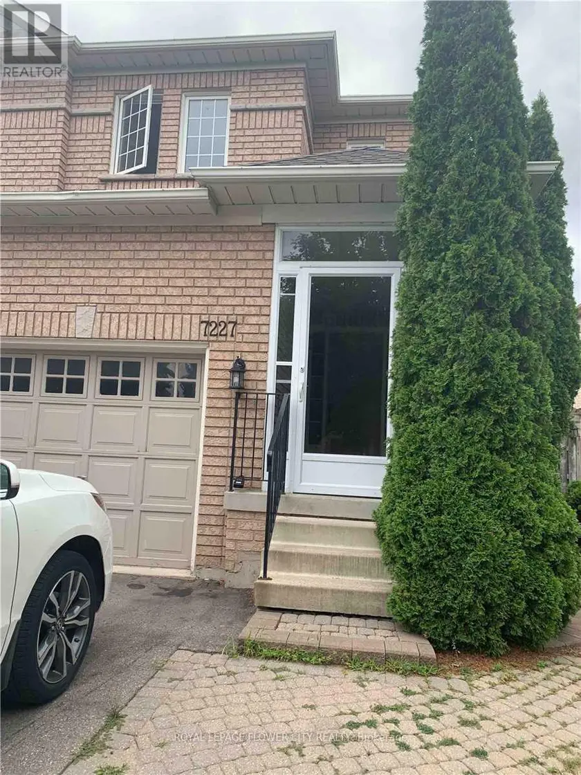 Semi-Detached/Link at UPPER - 7227 PARA PLACE, Mississauga