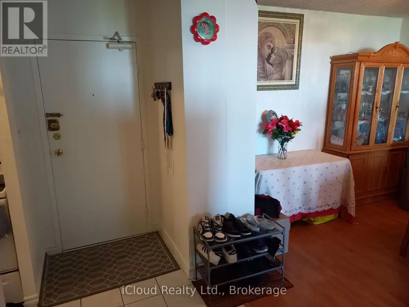 Apartment at 806 - 390 DIXON ROAD, Toronto (Kingsview Village-The Westway)