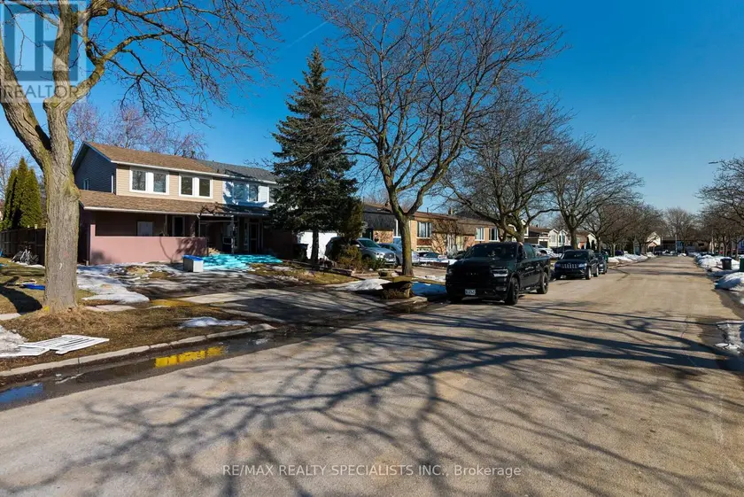 Semi-Detached/Link at UPPER - 6419 CHAUMONT CRESCENT, Mississauga