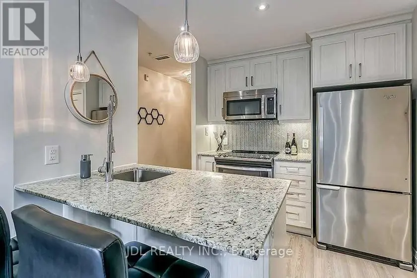 Apartment at 104 - 73 WASHINGTON AVENUE, Oakville