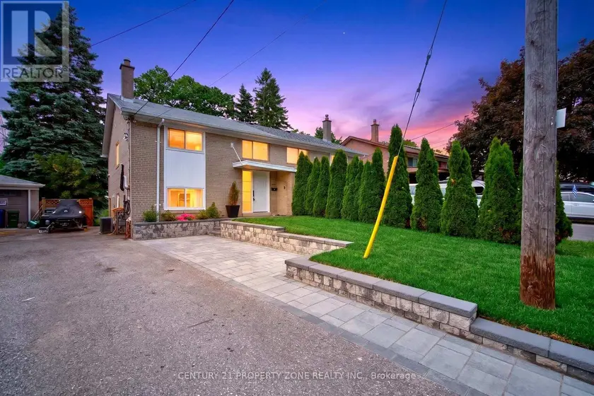 Semi-Detached/Link at 121 SAINT LUCIE DRIVE, Toronto (Humbermede)