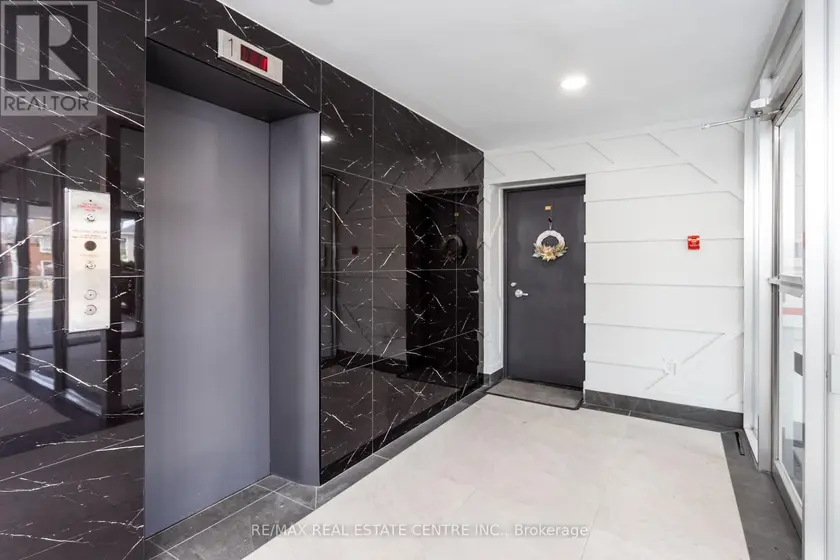 Multiplex at 504 - 371 LAKESHORE ROAD W, Mississauga