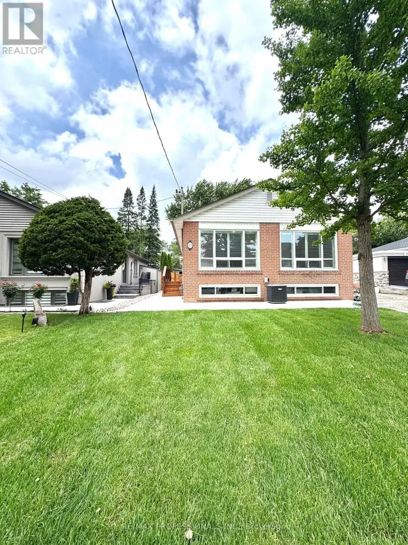 Detached at MAIN - 24 MILLBURN DRIVE, Toronto
