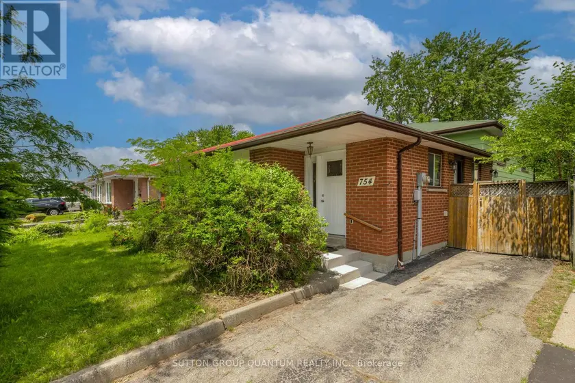 Semi-Detached/Link at 754 EAGLEMOUNT CRESCENT, Mississauga