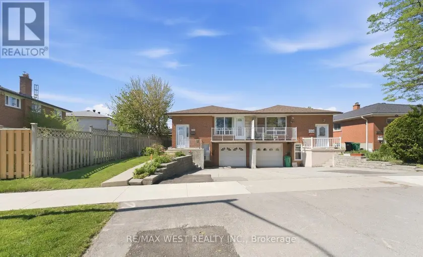 Semi-Detached/Link at 7066 MAGIC COURT, Mississauga