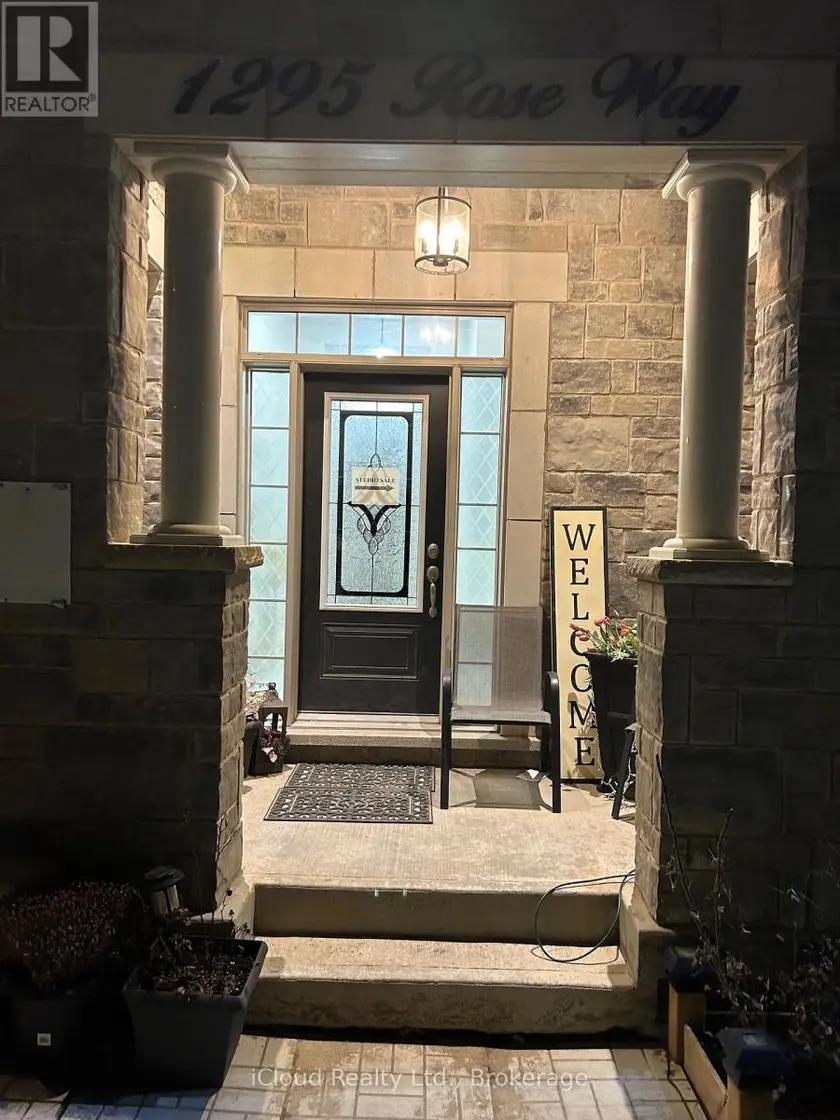 Detached at 1295 ROSE WAY W, Milton (CB Cobban)