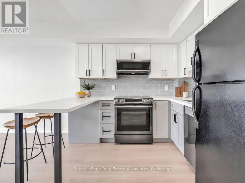 Apartment at 706 - 4 ELSINORE PATH, Toronto