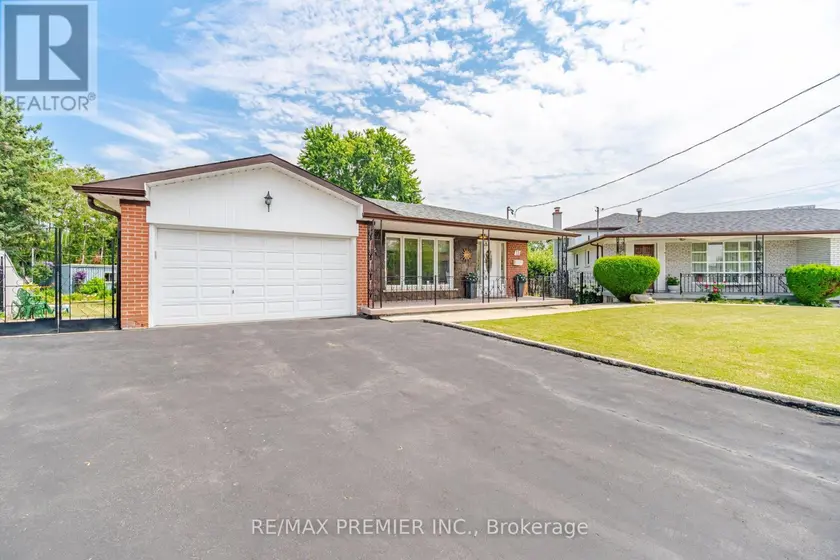 Detached at 11 KINNIE COURT, Toronto (Black Creek)