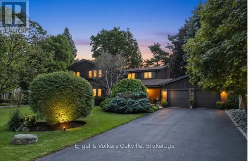Detached at 250 GATESTONE AVENUE, Oakville