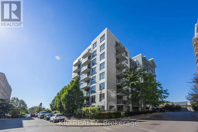 Apartment at 901 - 812 LANSDOWNE AVENUE, Toronto