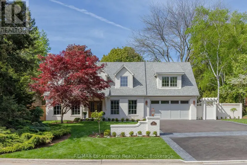 Detached at 130 EDGECLIFFE PLACE, Burlington
