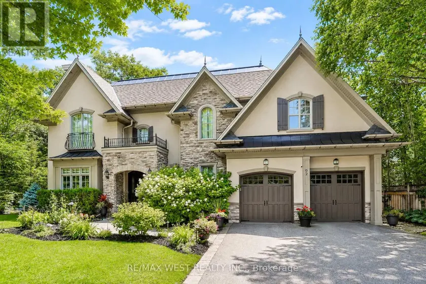 Detached at 92 PINETREE WAY, Mississauga