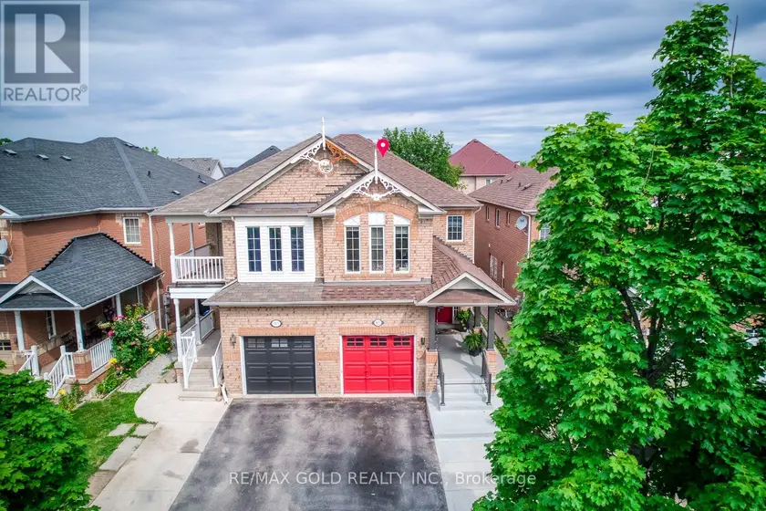 Semi-Detached/Link at 911 GOLDEN FARMER WAY, Mississauga