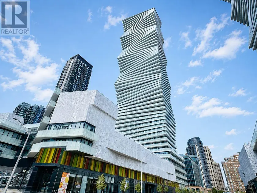 Apartment at 323 - 3900 CONFEDERATION PARKWAY, Mississauga