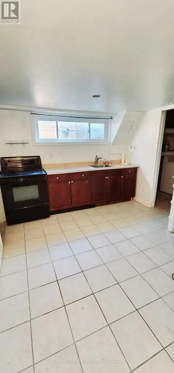 Detached at LOWER FLOOR - 27 MAIN STREET, Mississauga