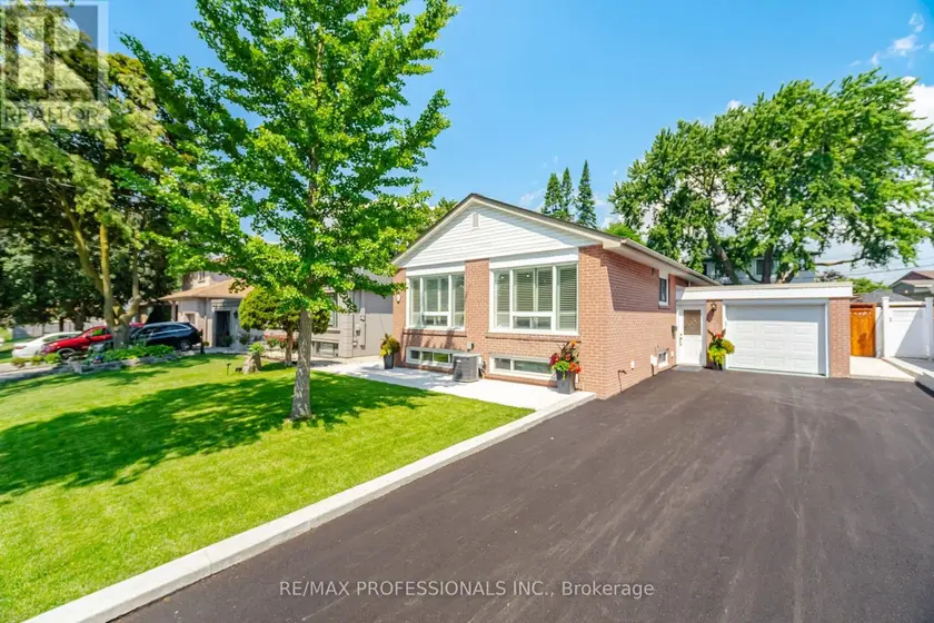 Detached at 24 MILLBURN DRIVE, Toronto