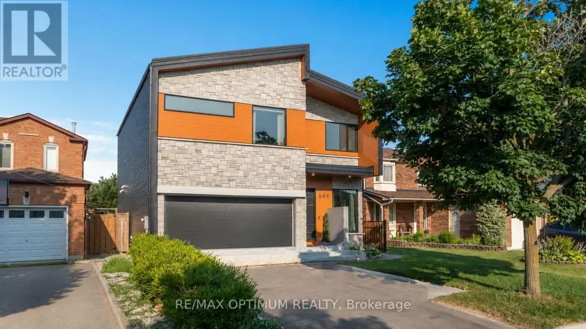 Detached at 644 ROSELAIRE TRAIL, Mississauga